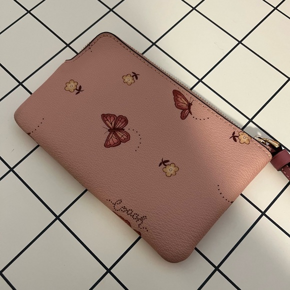Coach Butterfly Print Wristlet 🦋 - Picture 2 of 4